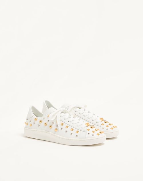 Valentino Garavani - Royco Trainer In Nappa Calfskin With Stud Detail - White/gold/silver - Man - Trainers