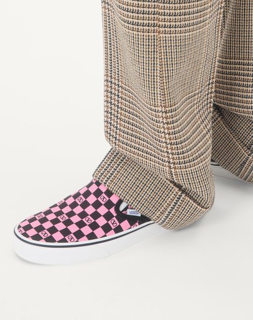 Valentino Garavani - Valentino Garavani Und Vans Slip-on-sneaker Aus Stoff Mit Vlogo-schachbrettmuster - Pink Orchid/schwarz - Mann - Sneaker