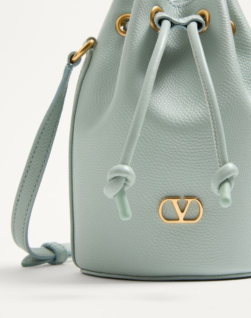 Valentino Garavani - Mini Sac Seau Vlogo Signature En Cuir De Veau Grainé - Ciel Gris - Femme - Sacs Porté Épaule