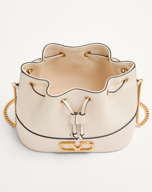 Valentino Garavani - Mini Sac Seau Vlogo Signature En Cuir Nappa - Light Ivory - Femme - Sacs Porté Épaule