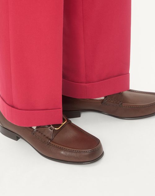 Valentino Garavani - Vlogo Signature Buffalo Loafer - Bark Brown - Man - Loafers And Driver
