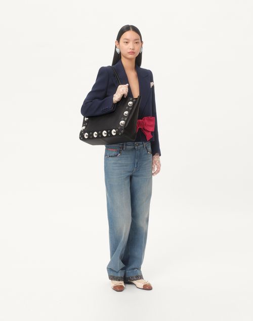 Valentino Garavani - Valentino Garavani Nellcôte Medium Shopping Bag In Grainy Calfskin - Black - Woman - Totes