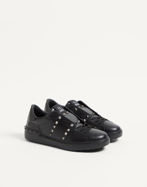 Valentino Garavani - Rockstud Untitled Sneaker In Calfskin Leather - Black - Man - Trainers