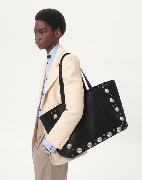 Valentino Garavani - Valentino Garavani Nellcôte Large Tote Bag In Grainy Calfskin - Black - Man - Totes