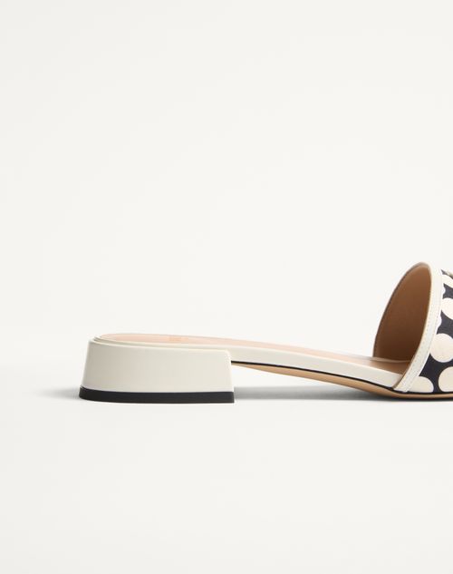 Valentino Garavani - Vlogo Signature Slide Sandal In Plus De Pois Fabric 20mm - Black/ivory - Woman - Slides And Thongs
