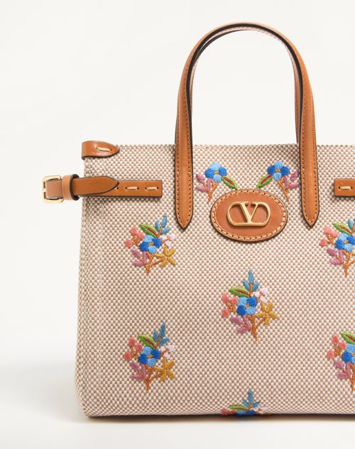 Valentino Garavani - Kleine Valentino Garavani Antibes Canvas-einkaufstasche Mit Stickerei - Natur - Frau - Shopper Taschen