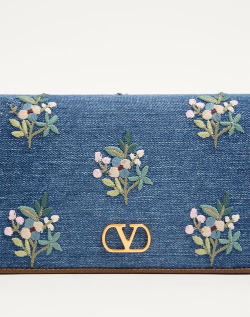Valentino Garavani - Valentino Garavani Vlogo Signature Mini Shoulder Bag In Denim With Floral Embroidery - Denim - Woman - Clutches