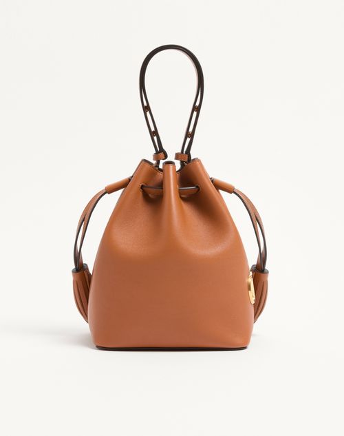 Valentino Garavani - 발렌티노 가라바니 쏘우 쏘 레더 스몰 버킷백 - 아몬드 - 여성 - 숄더백