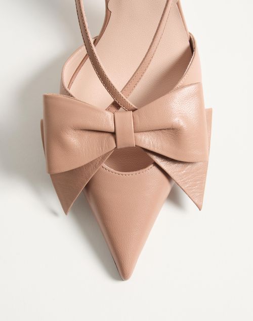 Valentino Garavani - Zapato Bowow De Cabritilla Con Correa Trasera Y Tacón De 45 mm - Rose Cannelle - Mujer - Salones