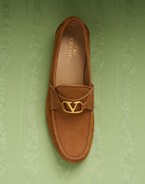 Valentino Garavani - Vlogo Signature Deerskin Suede Loafer - Tobacco - Man - Loafers And Driver