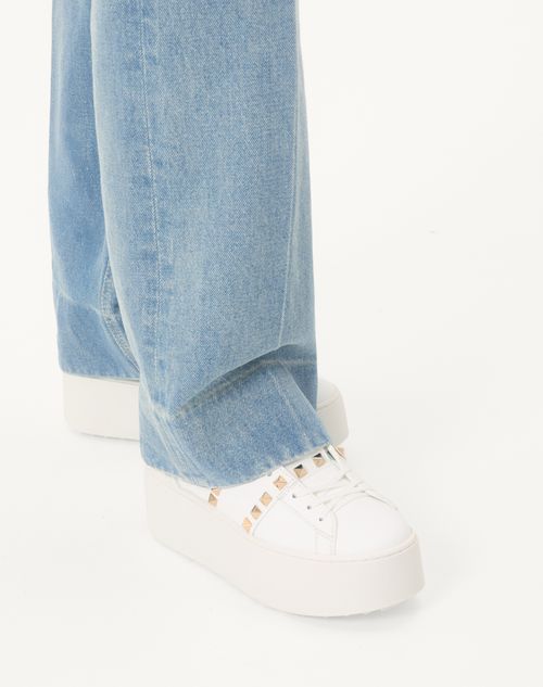 Valentino Garavani - Flatform Rockstud Untitled Sneaker In Calfskin - White - Woman - Sneakers