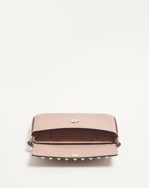 Valentino Garavani - Rockstud Grainy Calfskin Pouch - Poudre - Woman - Clutches