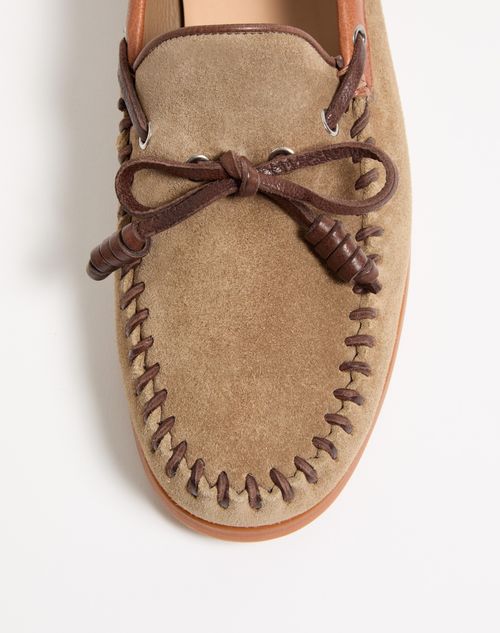 Valentino Garavani - Palm Avenue Crust Leather Boat Shoe - Khaki/tobacco - Man - Loafers And Driver
