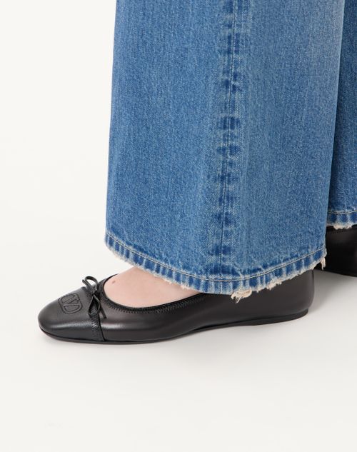 Valentino Garavani - Vlogo Signature Ballerina In Nappa 05mm - Black - Woman - Ballerinas