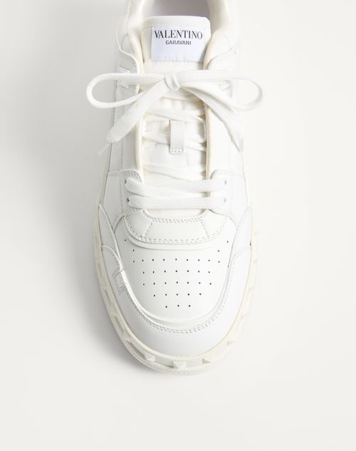 Valentino Garavani - Freedots Low-top Sneaker In Calfskin - White - Man - Sneakers