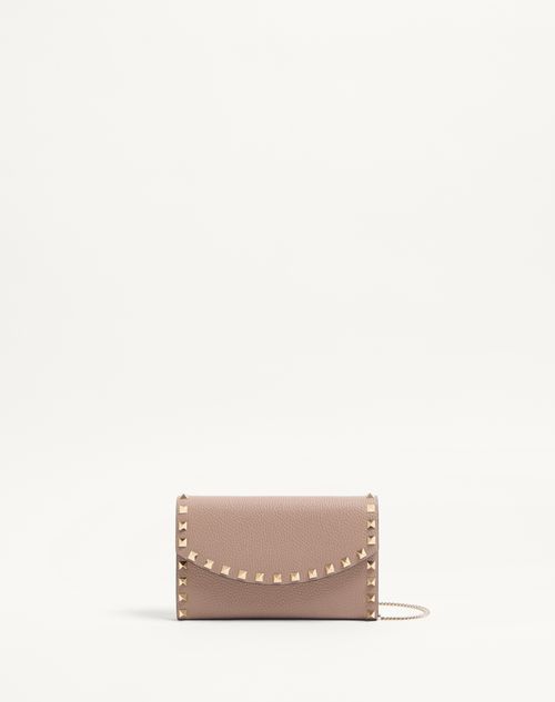 Valentino Garavani Rockstud Wallet With Chain In Grainy Calfskin Woman Poudre Uni