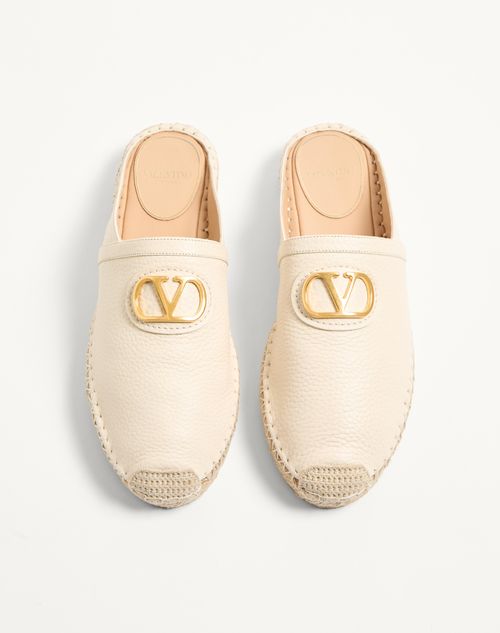 Valentino Garavani - Vlogo Signature Mule In Grainy Calfskin 25mm - Light Ivory - Woman - Espadrilles And Wedges