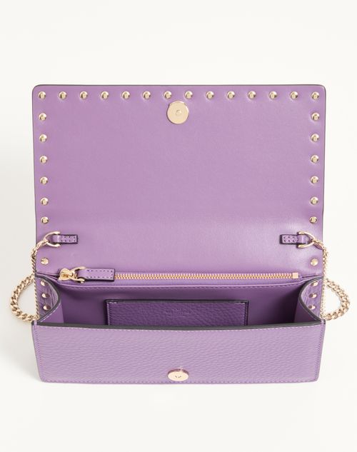 Valentino Garavani - Rockstud Wallet With Chain In Grainy Calfskin - Lilac - Woman - Wallets And Small Leather Goods