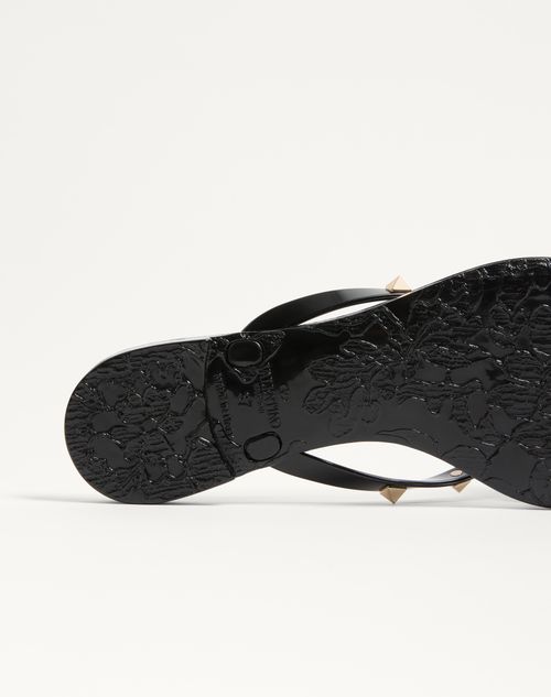 Valentino Garavani - Rockstud Rubber Slipper - Black - Woman - Slides And Thongs