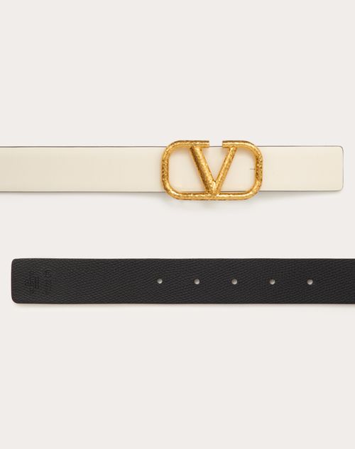 Valentino Garavani - Reversible Vlogo Signature Belt In Grainy Calfskin 30mm - Light Ivory/black - Woman - Accessories