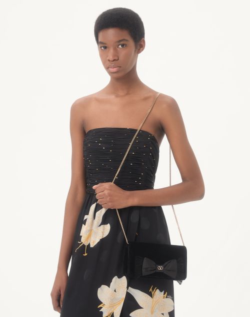 Valentino Garavani - Vロゴ シグネチャー ベルベット ミニ ショルダーバッグ - ブラック - ウィメンズ - クラッチ