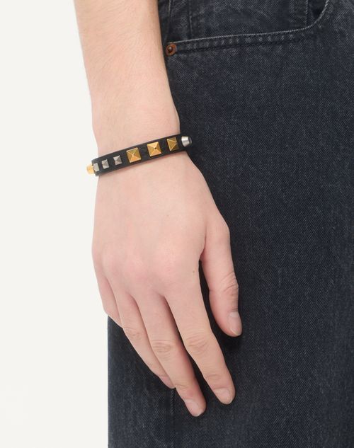 Valentino Garavani - Rockstud Bracelet In Grainy Calfskin With A Mix Of Studs. - Black - Man - Jewelry