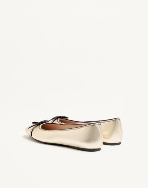 Valentino Garavani - Vlogo Signature Ballerina In Laminated Nappa 05mm - Platinum - Woman - Ballerinas