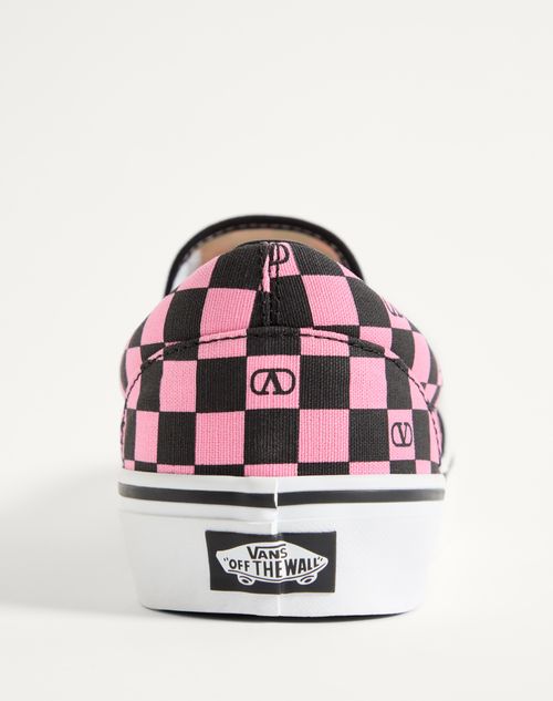 Valentino Garavani - Valentino Garavani Und Vans Slip-on-sneaker Aus Stoff Mit Vlogo-schachbrettmuster - Pink Orchid/schwarz - Mann - Sneaker