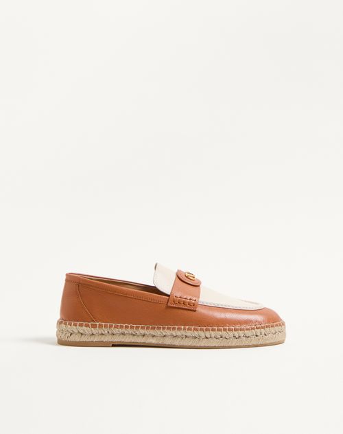Valentino Garavani - Palm Avenue Calfskin Loafer - Roasted Pecan/ivory - Man - Loafers And Driver