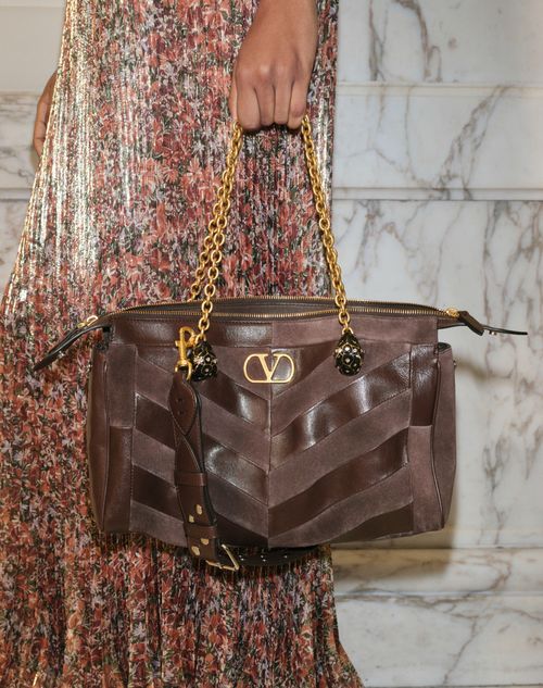 Valentino Garavani - Borsa Media A Spalla Valentino Garavani Panthea In Suede E Nappa Motivo Chevron - Ebano - Donna - Borse A Spalla