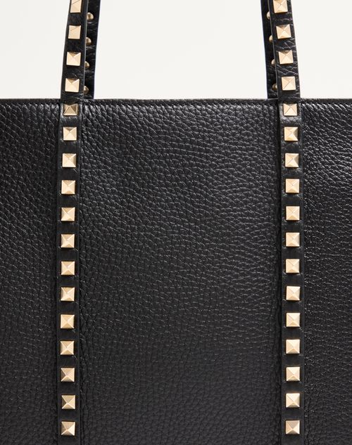 Valentino Garavani - Valentino Garavani Rockstud Shopping Bag In Grainy Calfskin - Black - Woman - Totes