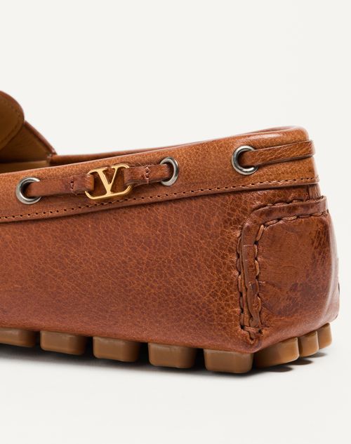 Valentino Garavani - Driver Fastaway Buffalo Loafer - Tobacco - Man - Loafers And Driver