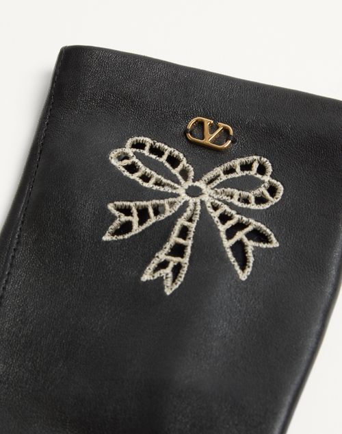 Valentino Garavani - Vlogo Signature Nappa Gloves - Black/butter/antique Brass - Woman - Hats And Gloves