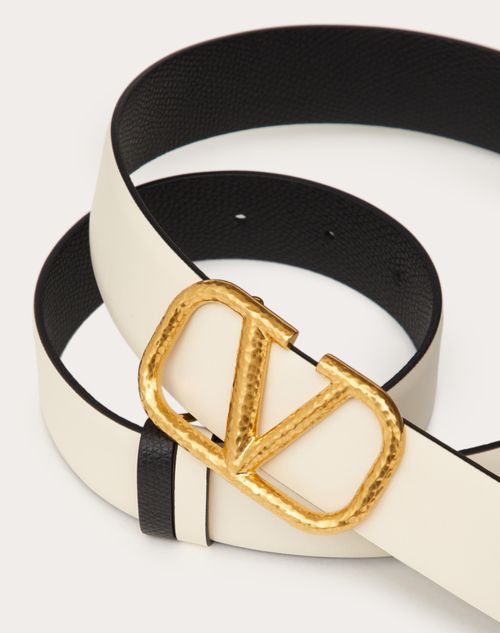 Valentino Garavani - Reversible Vlogo Signature Belt In Grainy Calfskin 30mm - Light Ivory/black - Woman - Accessories