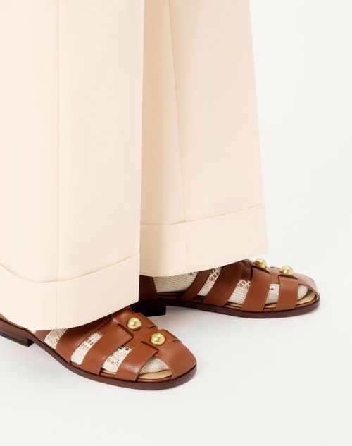 Valentino Garavani - Studshield Fisherman Calfskin Sandal - Tobacco - Man - Sandals