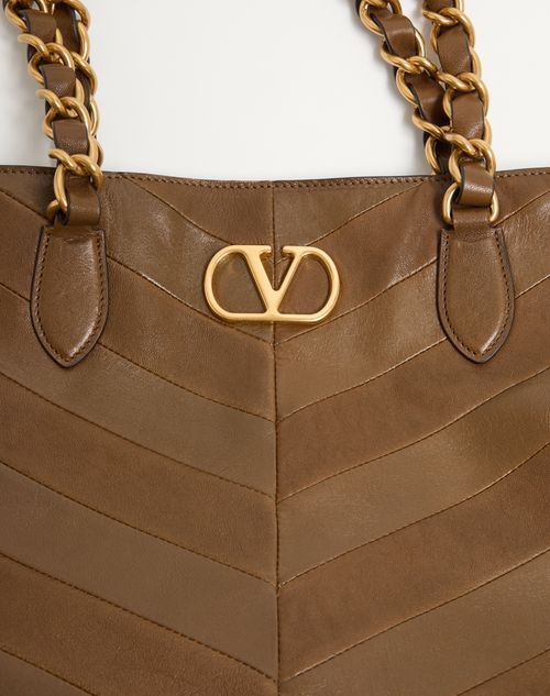 Valentino Garavani - Valentino Garavani Laseine Shopping Bag In Nappa Leather With A Chevron Pattern - Tundra - Woman - Totes