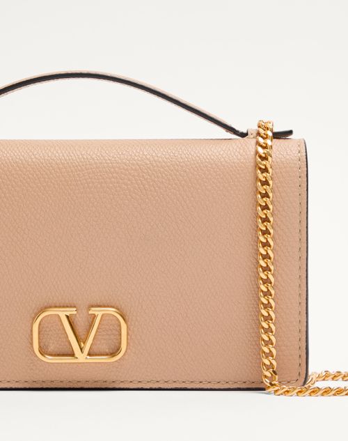 Valentino Garavani - Portefeuille À Chaîne Vlogo Signature En Veau Grainé - Sable Rose - Femme - Portefeuilles Et Petite Maroquinerie