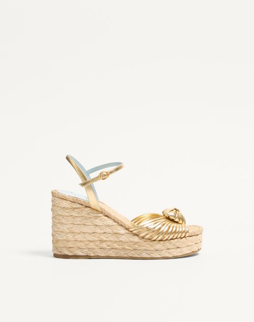 Valentino Garavani - Royal Wedge Sandal In Metallic Nappa Leather 100mm - Antique Brass - Woman - Espadrilles And Wedges