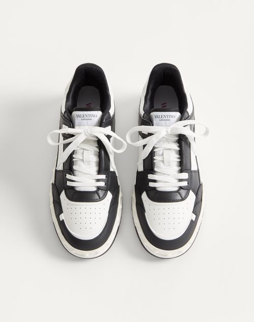 Valentino Garavani - Sneaker Low Top Freedots In Vitello - Nero/bianco - Uomo - Sneakers