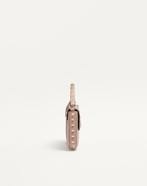 Valentino Garavani - Rockstud Grainy Calfskin Pouch - Poudre - Woman - Clutches