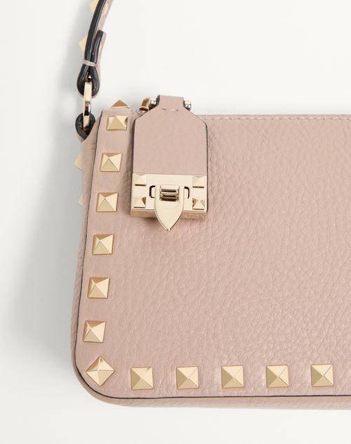 Valentino Garavani - Bandolera Rockstud Pequeña De Cuero De Becerro Graneado - Poudre - Mujer - Bolsos