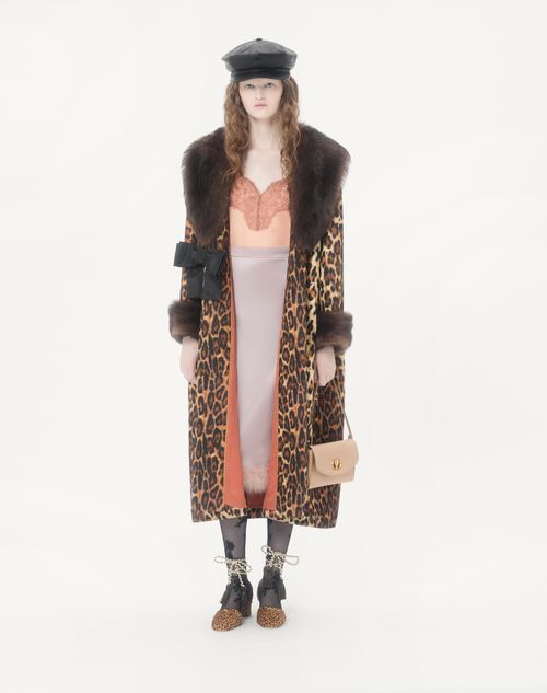 Valentino Garavani - Valentino Garavani Devain Small Nappa Shoulder Bag - Rose Sand - Woman - Shoulder Bags