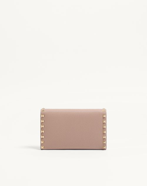 Valentino Garavani - Rockstud Wallet With Chain In Grainy Calfskin - Poudre - Woman - Wallets And Small Leather Goods