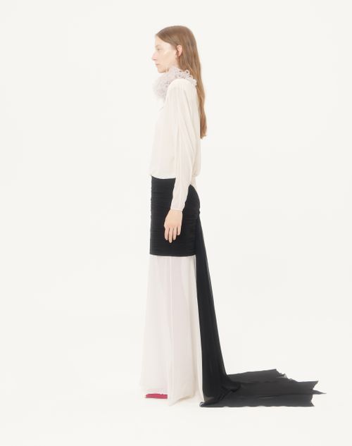 Valentino - Long Dress In Light Georgette With Feathers - Vanilla/black - Woman - Gowns