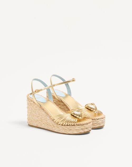 Valentino Garavani - Royal Wedge Sandal In Metallic Nappa Leather 100mm - Antique Brass - Woman - Espadrilles And Wedges
