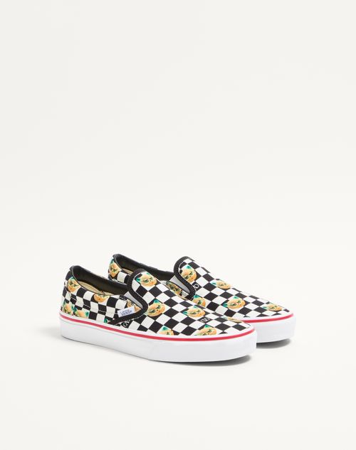 Valentino Garavani - Valentino Garavani And Vans Slip-on Sneaker In Fabric With Le Chat De La Maison Print And Vlogo Checkerboard Print - White/ Black - Woman - Sneakers