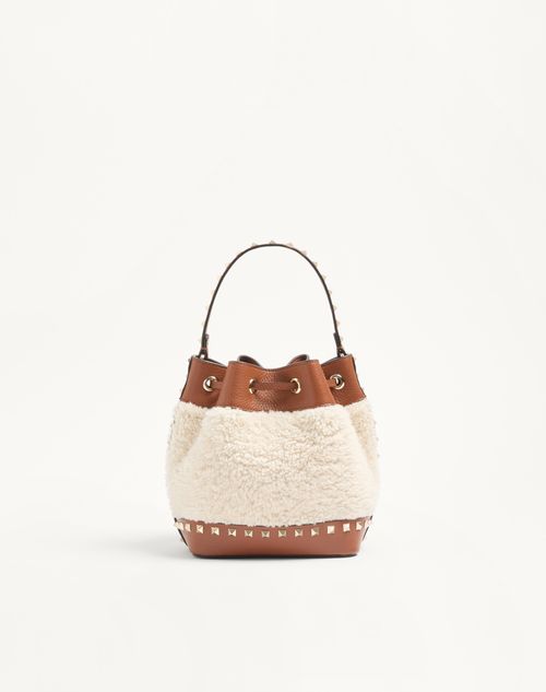 Valentino Garavani - Valentino Garavani Rockstud Shearling Bucket Bag - Natural/saddle Brown - Woman - Shoulder Bags