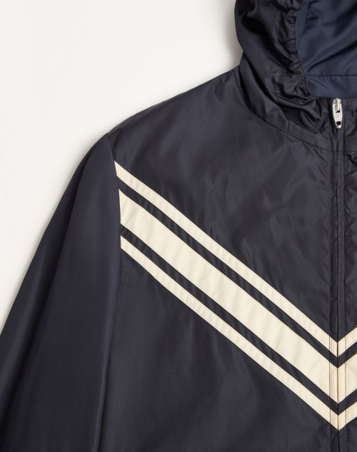 Valentino - Valentino Hooded Windbreaker In Lightweight Nylon With Inlaid V - Navy/beige - Man - Outerwear