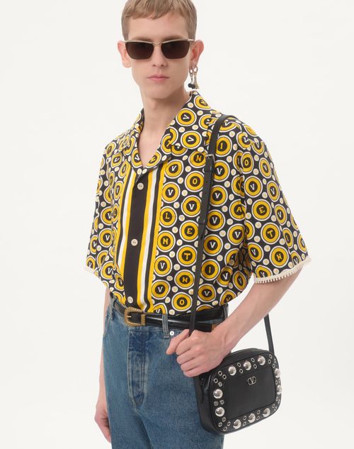 Valentino Garavani - Valentino Garavani Nellcôte Shoulder Bag In Grainy Calfskin - Black - Man - Shoulder Bags