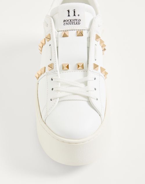 Valentino Garavani - Flatform Rockstud Untitled Sneaker In Calfskin - White - Woman - Sneakers